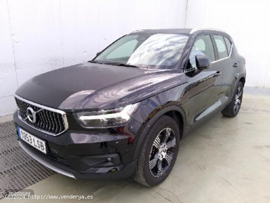 Volvo XC40 XC40 Inscription, B4 AWD mild-hybrid de 2021 con 50.681 Km por 36.490 EUR. en Sevilla