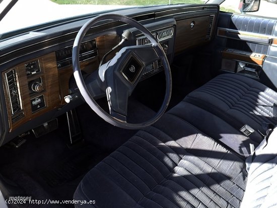 Cadillac Deville Limusina de 1984 con 78.030 Km por 15.000 EUR. en Madrid