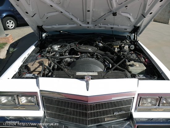 Cadillac Deville Limusina de 1984 con 78.030 Km por 15.000 EUR. en Madrid