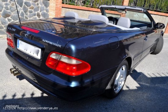 Mercedes Clase CLK 200. KOMPRESSOR CABRIO ELEGANCE FULL de 2000 con 197.000 Km por 7.300 EUR. en Gra