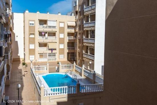 Precioso apartamento 2 dorm. en Torrevieja en 600m de la playa del Cura - ALICANTE