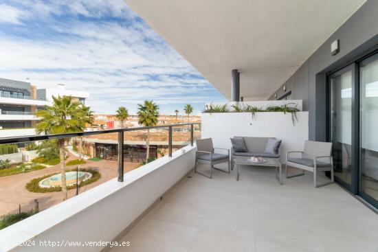  APARTAMENTO CON VISTAS A LA PISCINA. - ALICANTE 