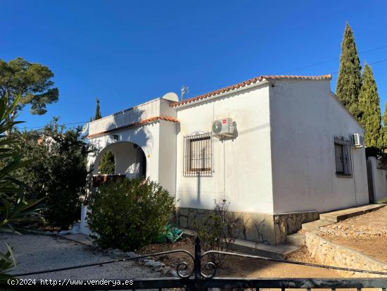  Moraira se vende chalet con piscina cerca del pueblo. - ALICANTE 