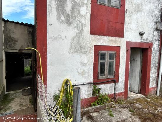 SE VENDE CASA PARA REFORMAR CON UN PEQUEÑO TERRENO A UN PASO DE LA PLAYA - A CORUÑA