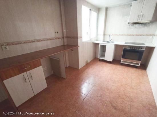 Piso en venta, C/ San Antonio Abad, Zaragoza, - ZARAGOZA