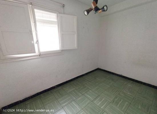 Piso en venta, C/ San Antonio Abad, Zaragoza, - ZARAGOZA