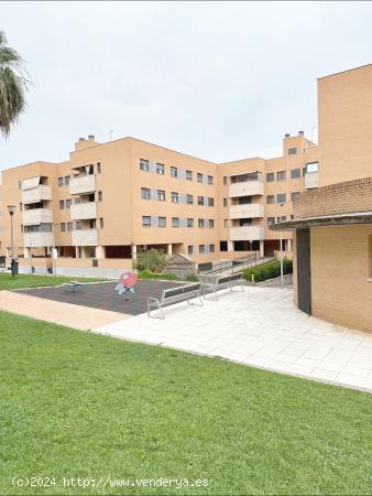 Piso en venta en estupendo residencial con piscina. - CACERES