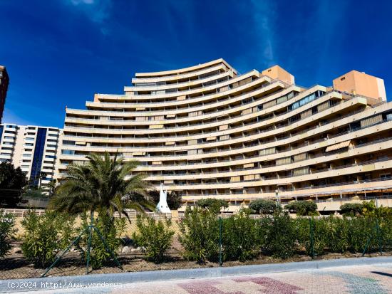  Ático en primera línea de playa con 201m2 construidos y varias terrazas con vistas al mar. - ALICA 