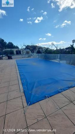 AMPLIA Y BONITA CASA DE PUEBLO CON PISCINA - ALBACETE