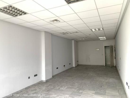 Se venden dos oficinas con plaza de garaje - SEVILLA