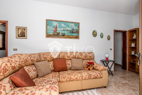 Casa en venta de 132 m² Calle San Benito Abad, 38616 Granadilla de Abona (Tenerife)