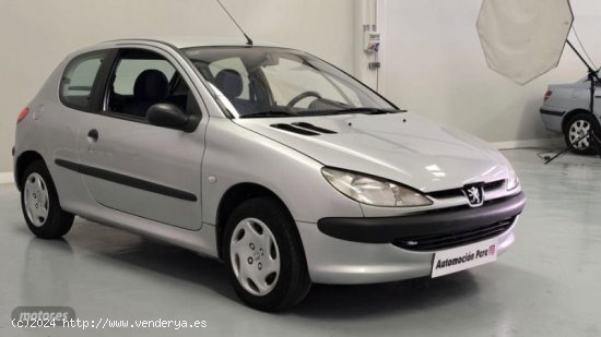 Peugeot 206 1.4i XR Pocos Kms. de 2001 con 93.000 Km por 3.890 EUR. en Tarragona