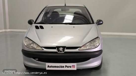 Peugeot 206 1.4i XR Pocos Kms. de 2001 con 93.000 Km por 3.890 EUR. en Tarragona