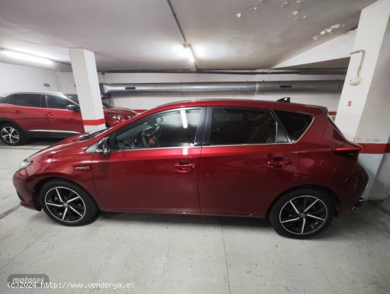 Toyota Auris Hybrid 1.8 136cv 140h feel edition de 2018 con 82.400 Km por 15.000 EUR. en Barcelona