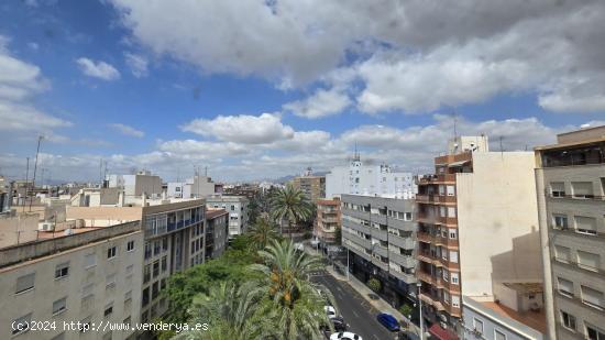  PISO EN ESQUINA CON SUPER VISTAS - ALICANTE 