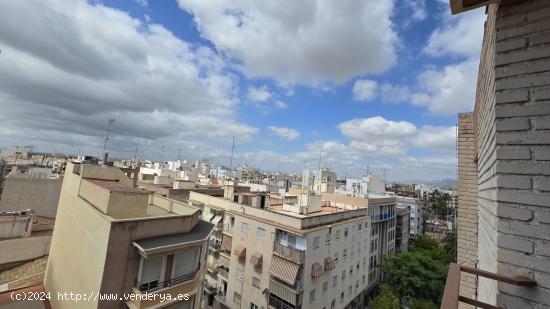 PISO EN ESQUINA CON SUPER VISTAS - ALICANTE