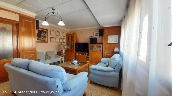 Espaciosa vivienda muy céntrica con ascensor!!! - ALICANTE