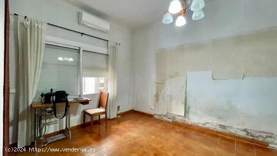  Planta baja con patio y garage, en venta en zona Centro Sant Feliu de LLobregat - BARCELONA 