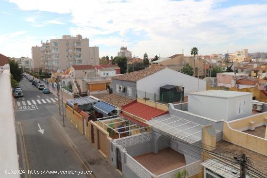 Ático gran Terraza con piscina y garaje - ALICANTE