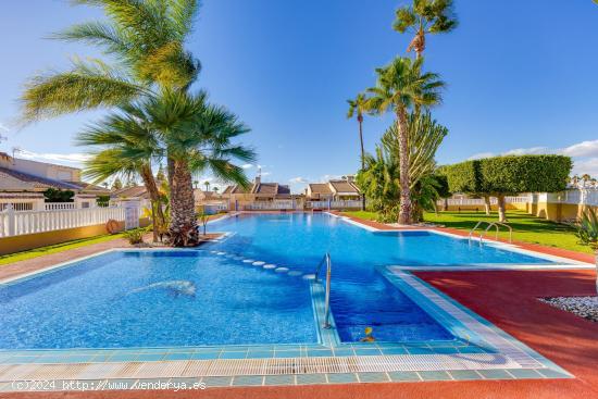 Chalet adosado en Aguas Nuevas - ALICANTE