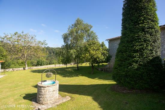 CASA CON AMPLIA PARCELA EN LABARCES - CANTABRIA