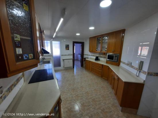 EXCELENTE VIVIENDA CON TERRAZA CON VISTAS AL PARQUE - ALBACETE