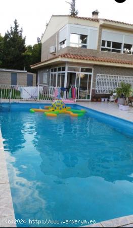 Se vende chalet en la mejor zona de calicanto - VALENCIA