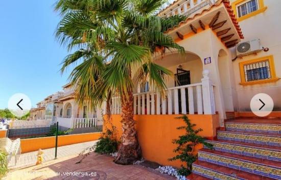 Adosado en Lomas de Cabo roig - ALICANTE