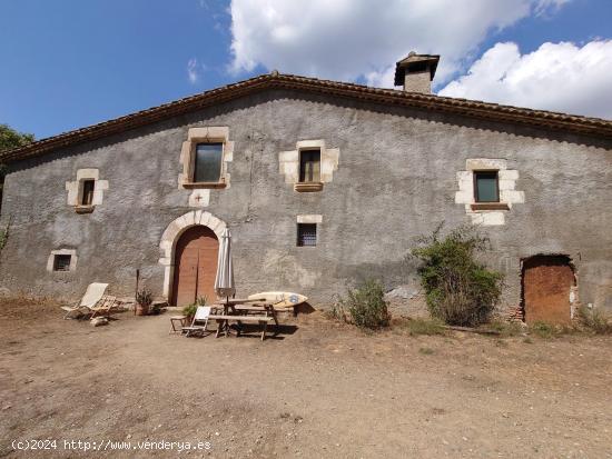 Masía histórica del siglo XVII de 605 m2 para reformar a tu gusto y 12 hectáreas de terreno. - BA