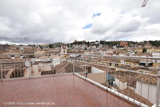  JUNTO AL AYUNTAMIENTO - GRANADA 