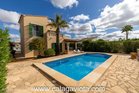 Casa muy bien ubicada en Sa Rápita - BALEARES