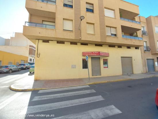 LOCAL COMERCIAL EN VENTA EN EL EJIDO, ZONA DE LA LOMA LA MEZQUITA - ALMERIA