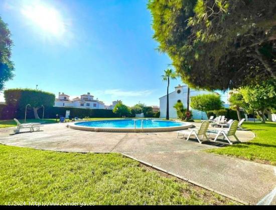  Torreblanca. Bungaló alto con solárium y piscina - ALICANTE 