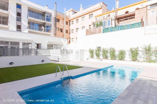 El Poblenou - Ático con terraza y piscina. - BARCELONA