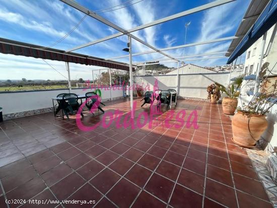 CASA ADOSADA EN ALMODOVAR DEL RÍO - CORDOBA