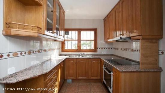 CASA A LA VENTA EN TORREDEMBARRA - TARRAGONA