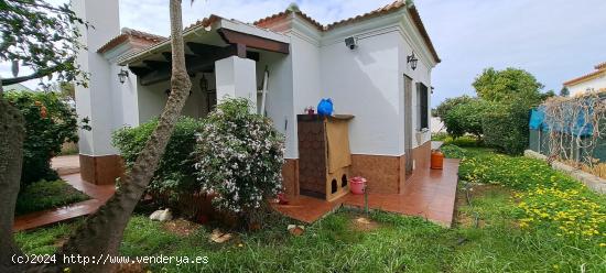 CHALET ENTRE PINAR DE LOS FRANCESES Y MARQUESADO - CADIZ