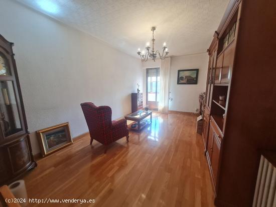 PISO EN VENTA EN PASEO ZORILLA, VALLADOLID, zona Campo Grande - VALLADOLID