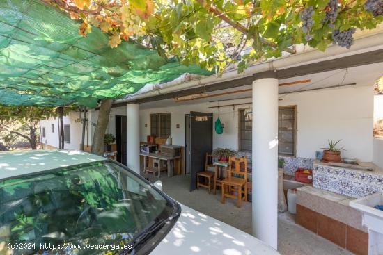 FINCA RÚSTICA CON CASA DE APEROS EN --GUEJAR SIERRA-GRANADA - GRANADA