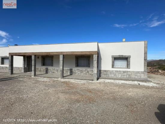 CASA NUEVA SEMIMODERNA CON JARDINES EN AGUADERAS - MURCIA