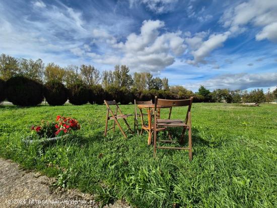 EN VENTA CASA CON TERRENO EN MERINDAD DE MONTIJA - BURGOS