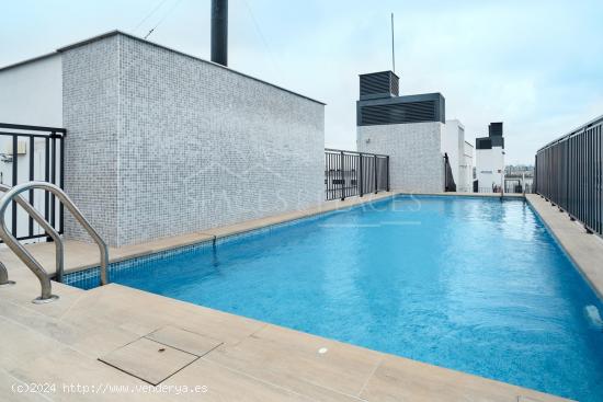 Piso de 3 Habitaciones en Venta en La Punta con Piscina, Terraza y Garaje - VALENCIA