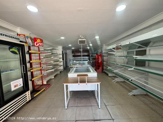  LOCAL COMERCIAL ESQUINERO EN PLENO CENTRO DE LA PLAYA - VALENCIA 