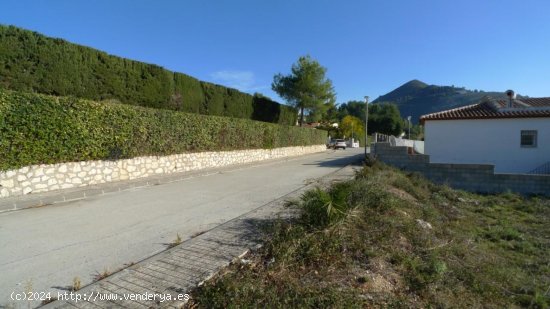 Parcela en venta en Alcalalí (Alicante)