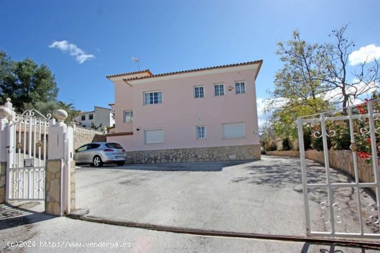 Villa en venta en Orba (Alicante)