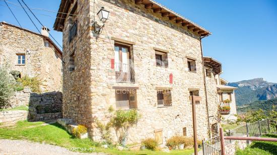 Gran casa de pueblo en Pallerol - HUESCA