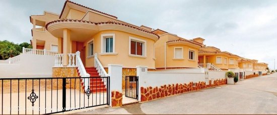 Villa en venta en San Miguel de Salinas (Alicante)