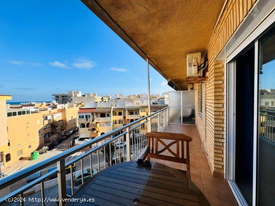 Apartamento con vista a la playa sin ascensor La Mata - ALICANTE