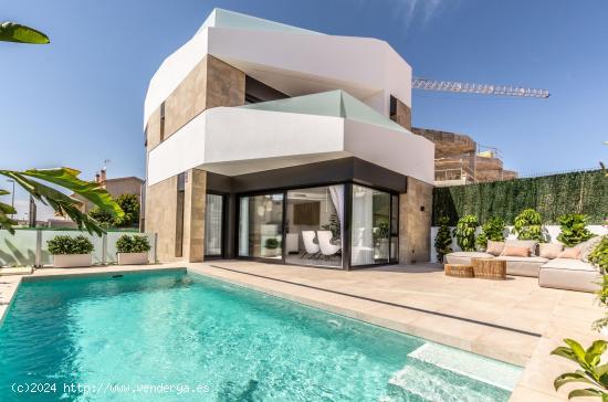  Preciosa villa en residencial Le Mans - ALICANTE 