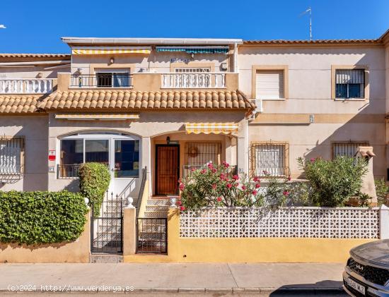 Fantástico Bungalow en Planta Baja en Aguas Nuevas, Torrevieja - ALICANTE